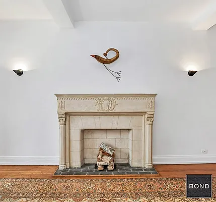 Sold by Bond New York | media 21