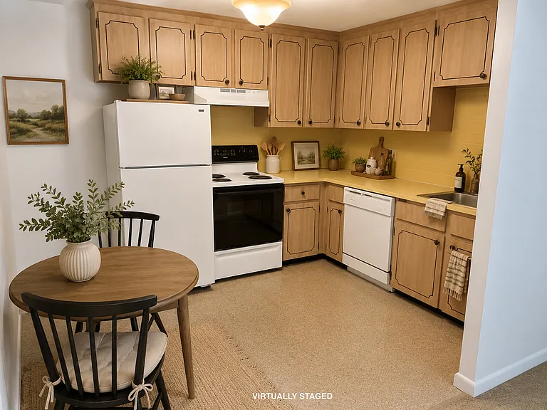 Lexington St Apartments — Photo 3