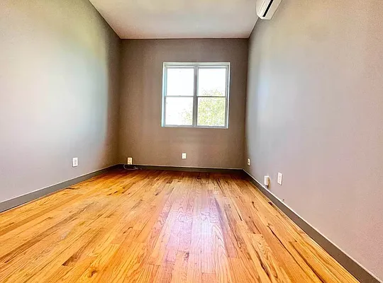 Rented by ERNY LLC | media 9