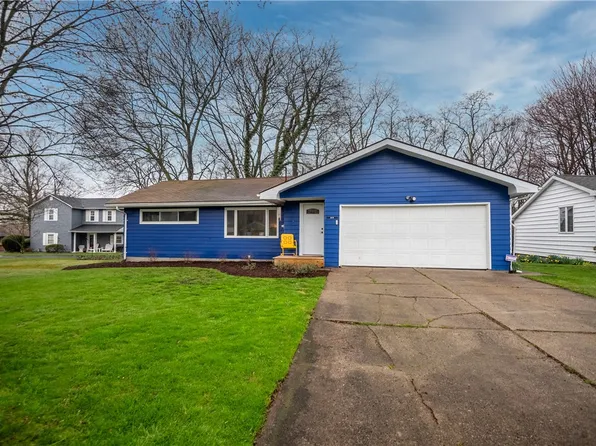 819 Lyle Dr, Hermitage, PA 16148