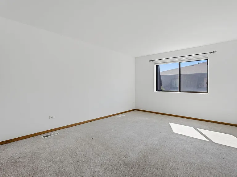 187 Uteg St #206B — Photo 10