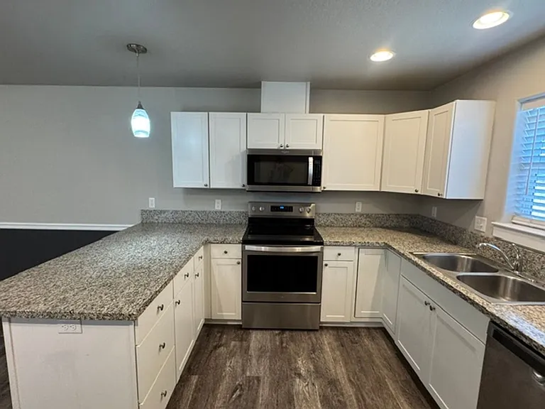 7833 Jacqueline Way — Photo 3