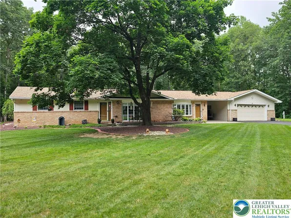 450 Old Allentown Rd, Wind Gap, PA 18091