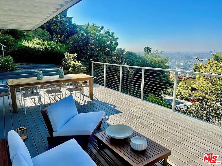 8376 Hollywood Blvd — Photo 46