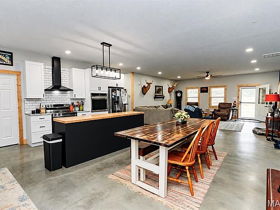 5th image of 22950 Pin Oak Dr