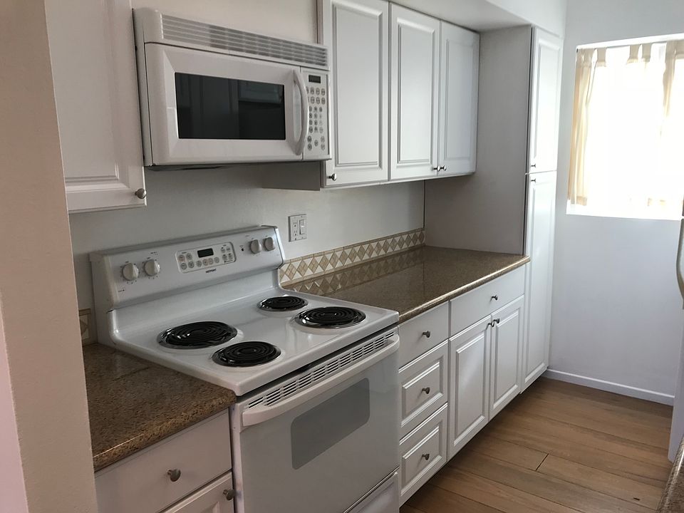 1st image of 1054 Miramonte Dr APT 4