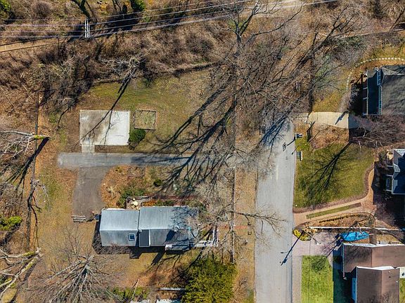 4th image of 4 Shiley St