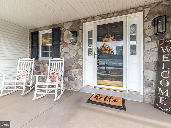 4th image of 810 Karlyn Ln