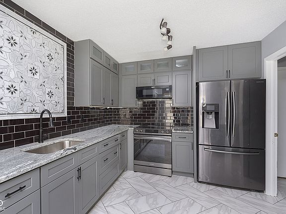 5th image of 1825 Wandflower Cir