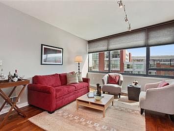 2nd image of 250 King St Unit 560