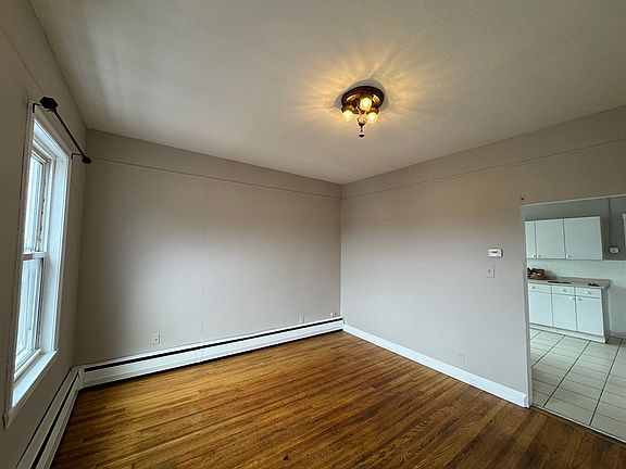 5th image of 20 Harding St