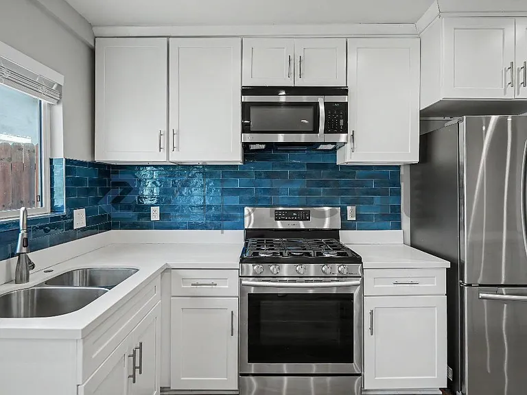 14139 Gault St — Photo 11