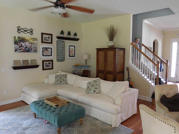 4th image of 208 Carmine Ln