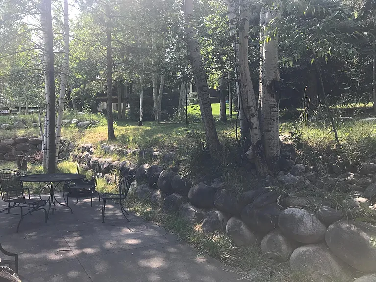 21 Doe Ct #A — Photo 15