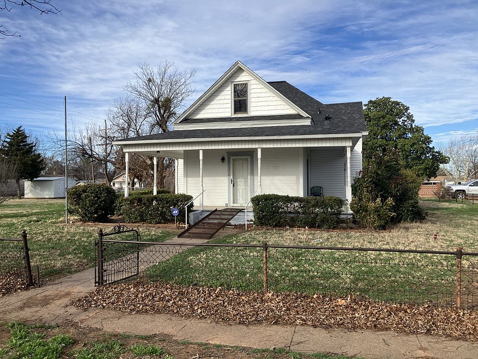1st image of 109 N Foley St