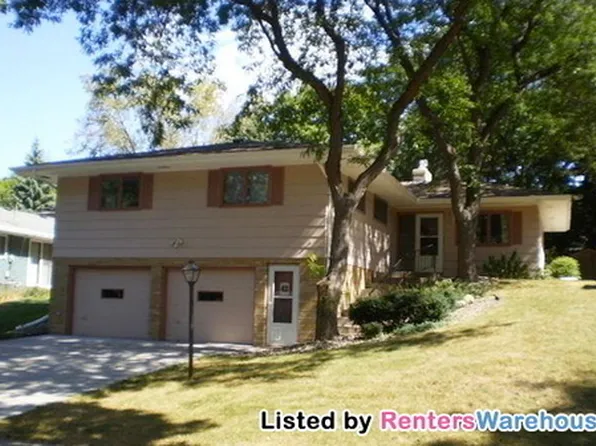 42 Ruth St N, Saint Paul, MN 55119