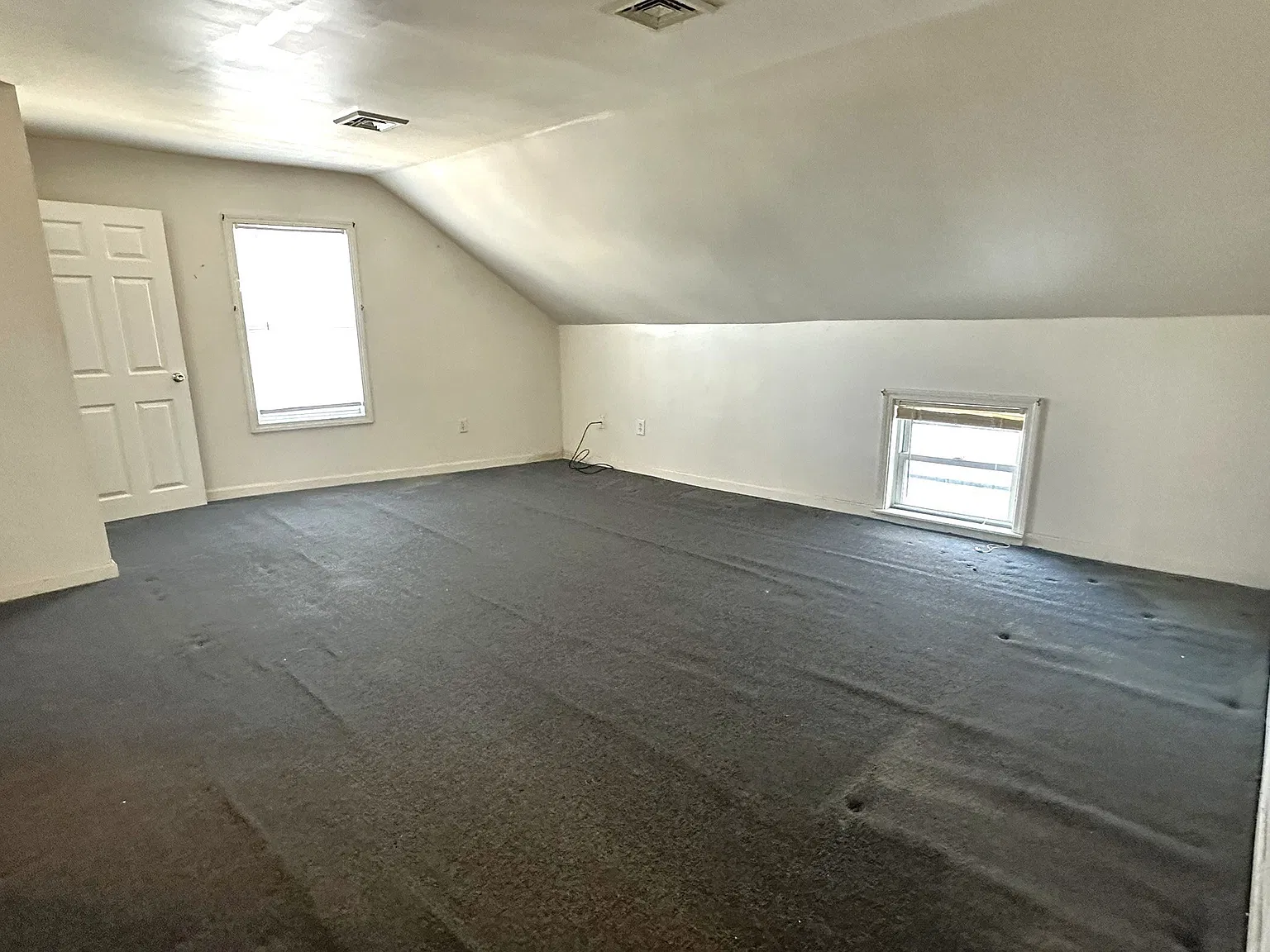 3 bed, 1.0 bath, 1196 sqft, $1,475 — Photo 4