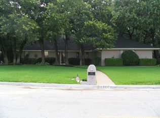 5017 Racquet Club Dr, Arlington, TX 76017