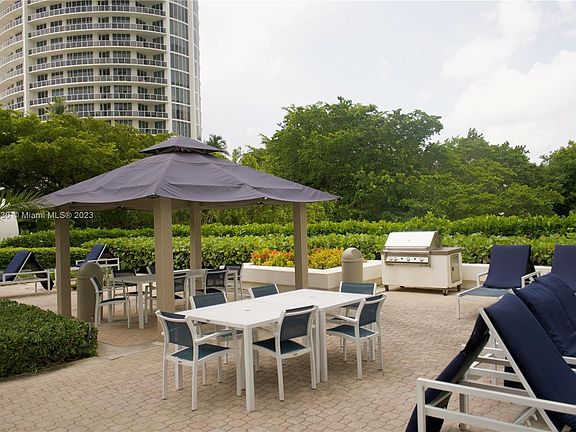 4th image of 4000 Island Blvd #903