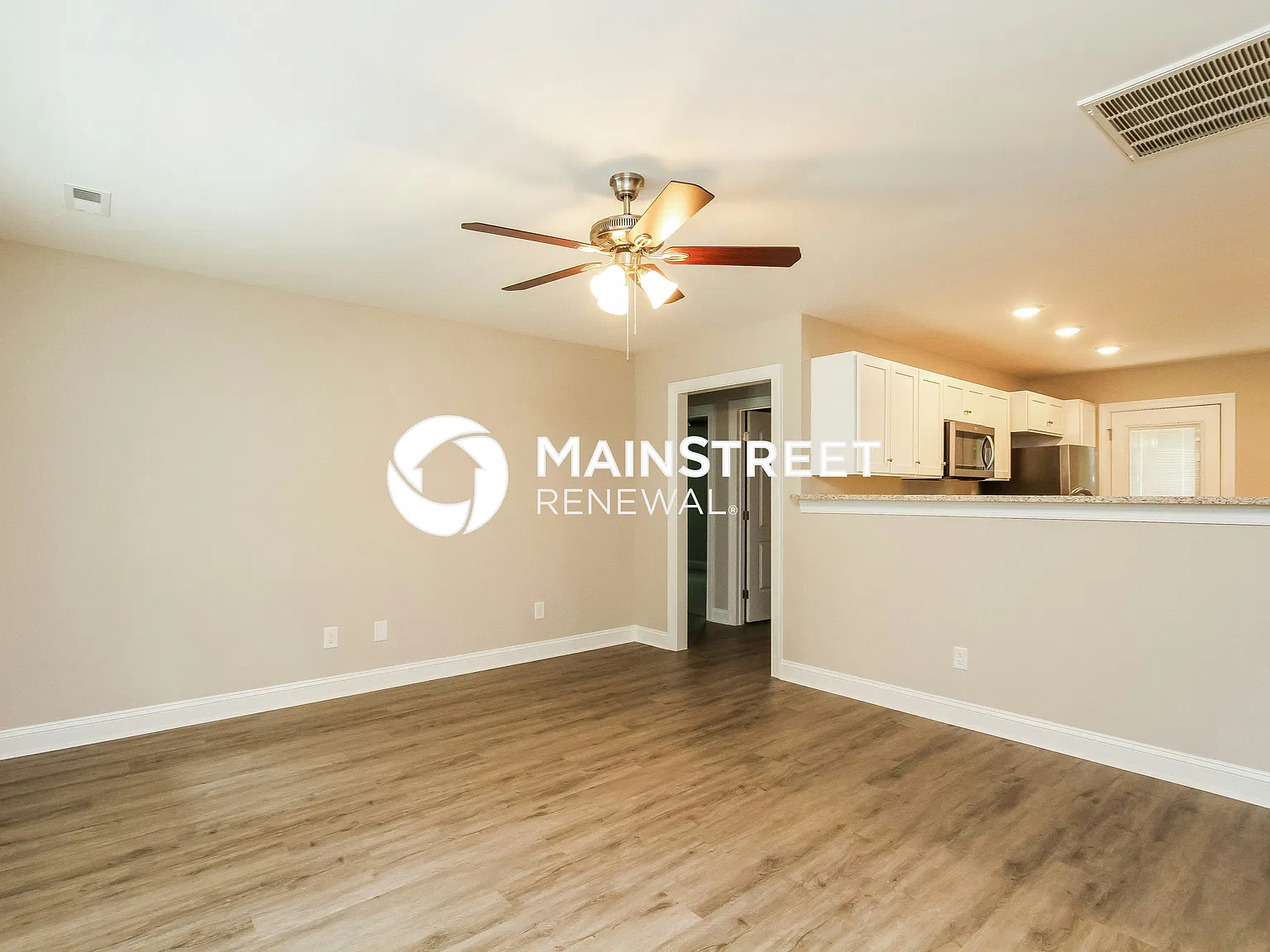 313 Center St — Photo 2