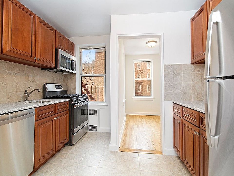 1st image of 66-39 Yellowstone Blvd Unit 3D