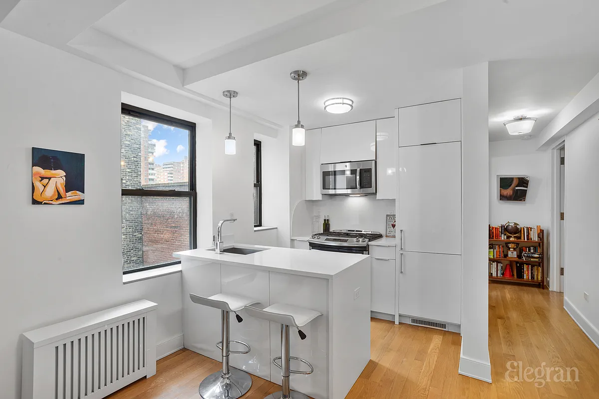 308 West 30th St Unit 8A  