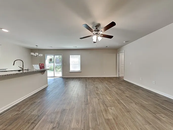 3 bed, 2.0 bath, 1399 sqft, $1,845 — Photo 4