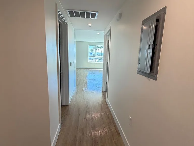 The Palms at Kittridge — Photo 28