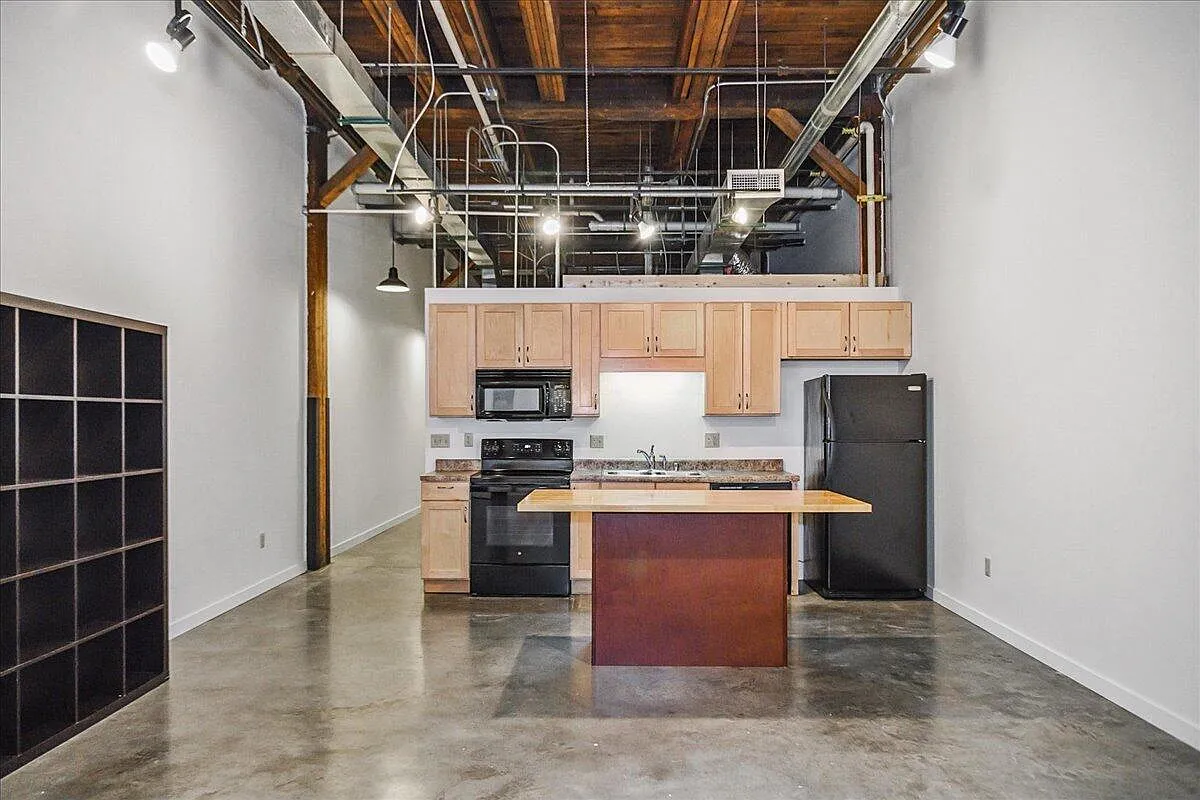 2 bed, 2.0 bath, 1000 sqft, $1,699 — Photo 4