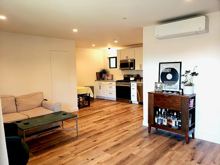 338 Sylvia St — Photo 8
