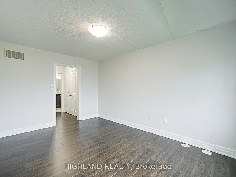 265 Ellen Davidson Dr #4 — Photo 30