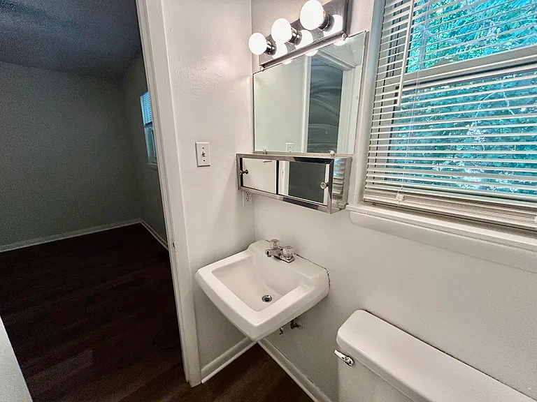 5335 Carolyn Cir — Photo 15