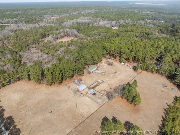 690 Poole Rd, Raeford, NC 28376