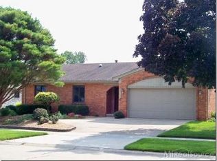 1706 Three Lakes Dr, Troy, MI 48085