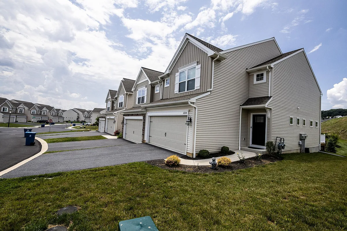 Building Photo - 1644 Haralson Dr