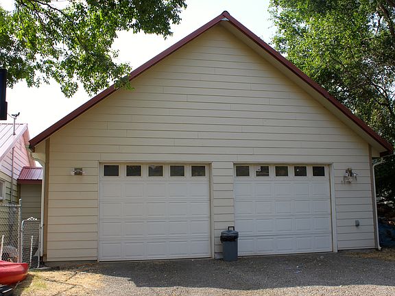 attached shop/garage