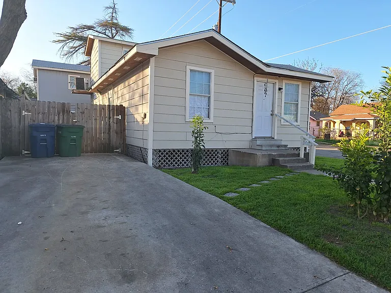 125 Cometa St #1 — Photo 5