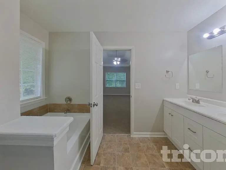 432 Rolling Stream Dr — Photo 10