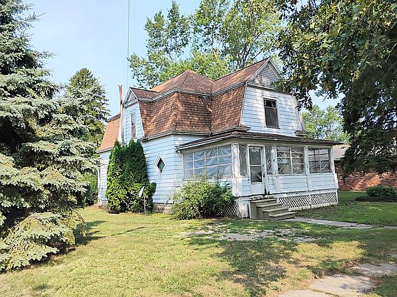 2nd image of 122 S Newton St