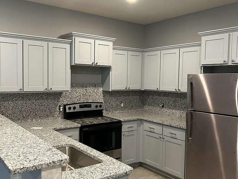 1723 Grand Ave #B — Photo 2