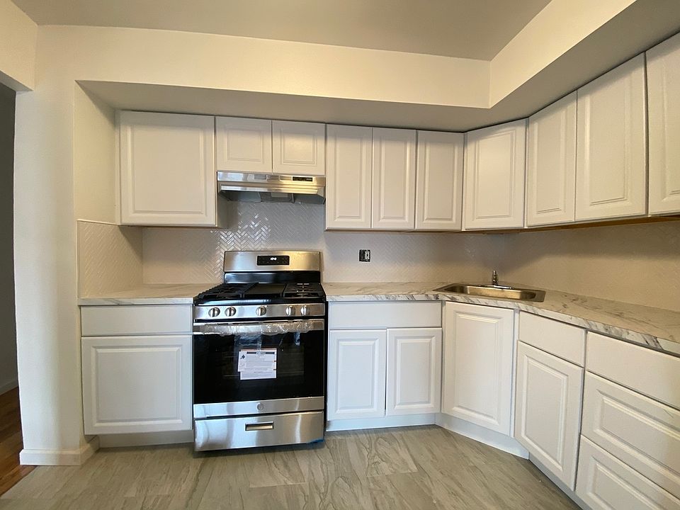 1st image of 3272 47th St #2
