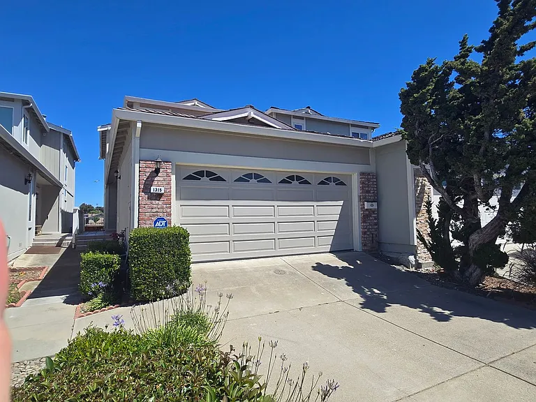 1315 Shoal Dr — Photo 1