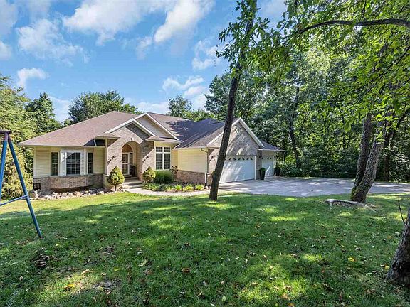 2nd image of 2722 Royal Oaks Dr NW