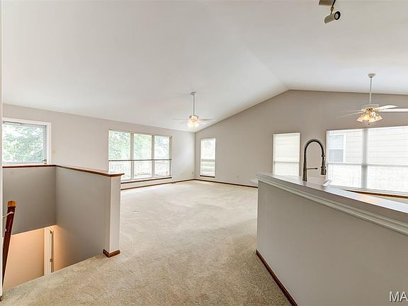 4th image of 820 Fall Crown Ln