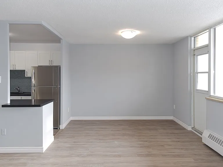 2185 Lawrence Ave E — Photo 12