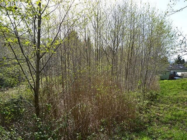 2nd image of 6 NE Hemlock Dr