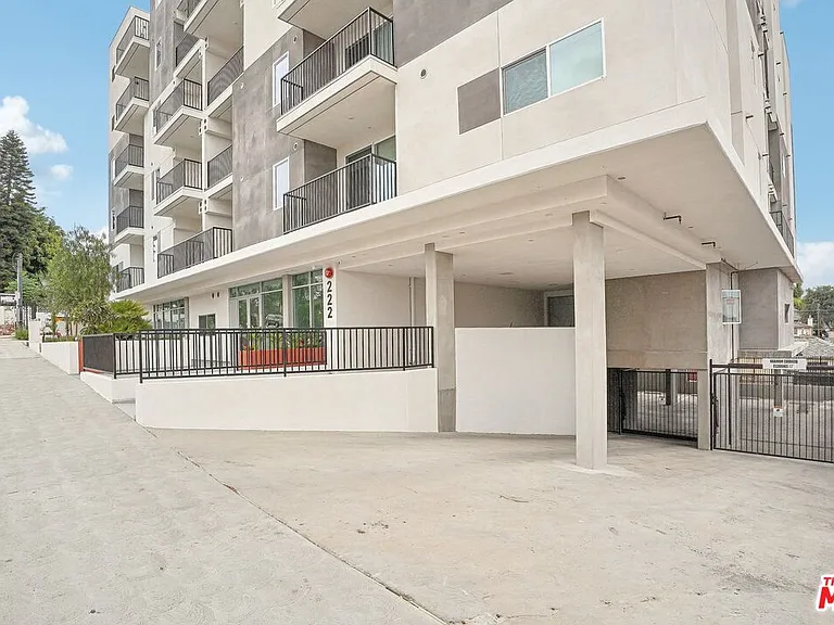 1350 Court St — Photo 16