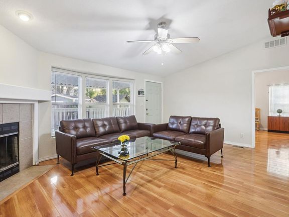 3rd image of 1352 Sunbeam Cir #2