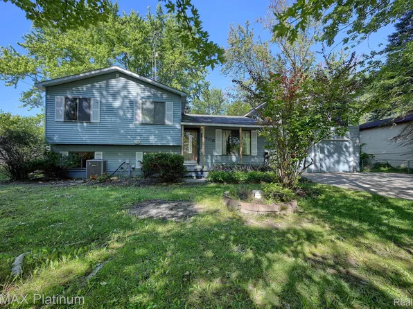 15108 Restwood Dr, Linden, MI 48451