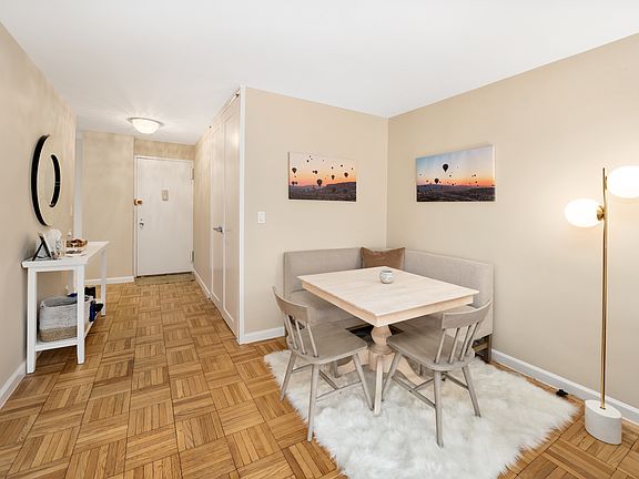4th image of 15 W 72nd St APT 11U